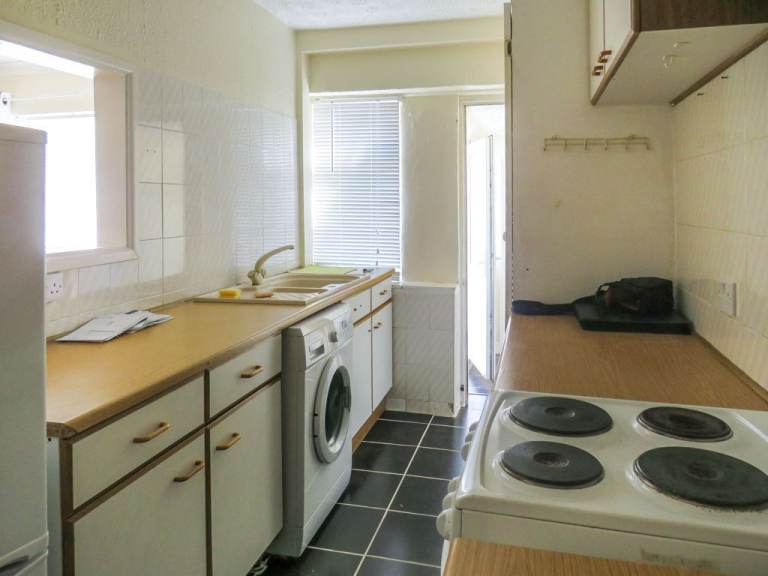 2 Bedroom Ground Floor Flat For Sale Braintree, Essex  - Leasehold