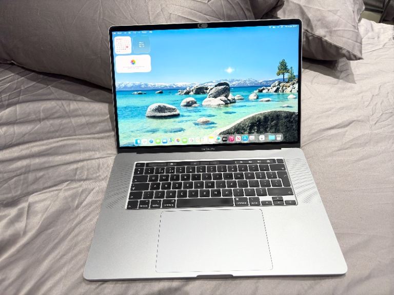CAN DELIVER,ONLY BEEN USED FEW TIMES, BATTERY CYCLE JUST 80,MACBOOK PRO 2019 16” LAPTOP,I7,16GB RAM