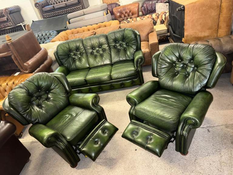 Green Leather Chesterfield Style Sofa and Two Recliner Armchair Deliv Posss
