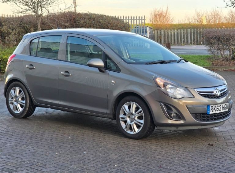VAUXHALL CORSA 1.4 PETROL MANUAL IN TOP CONDITION. LONG MOT. SERVICE HISTORY