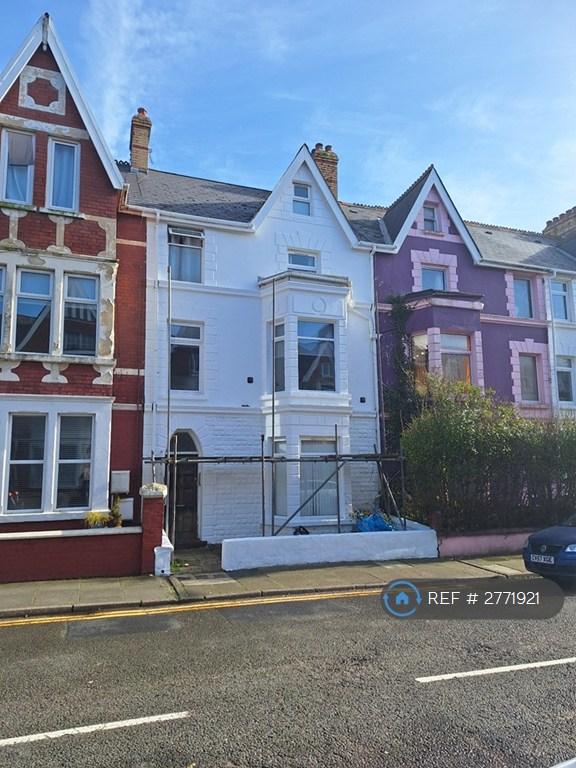 2 bedroom flat in Mary Street, Porthcawl, CF36 (2 bed) (#2771921)