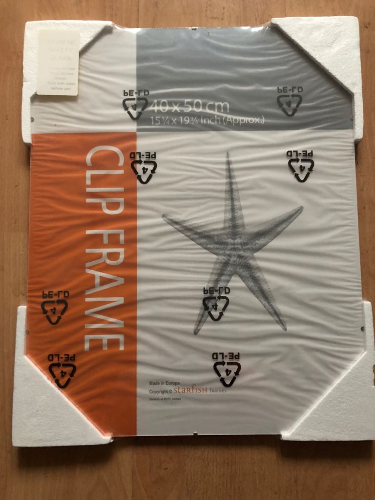 Frameless clip frame for photos pictures post ad