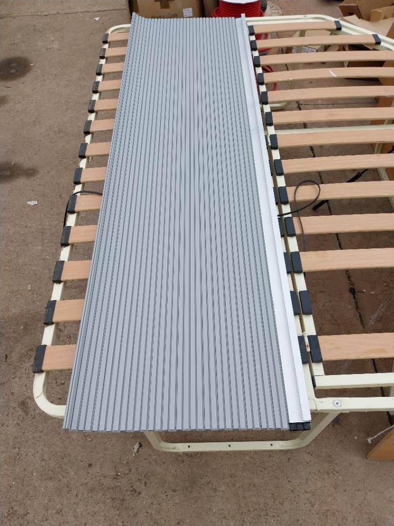 Motorhome bathroom tambour door 