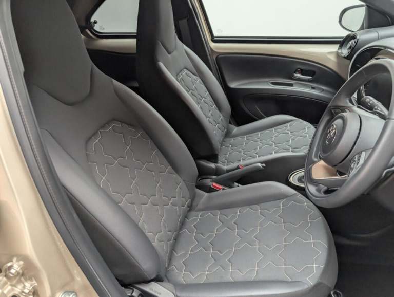 2022 Toyota Aygo X 1.0 VVT-i Exclusive Hatchback 5dr Petrol x-shift Euro 6 (s/s) (72 ps) NAVIG HA...