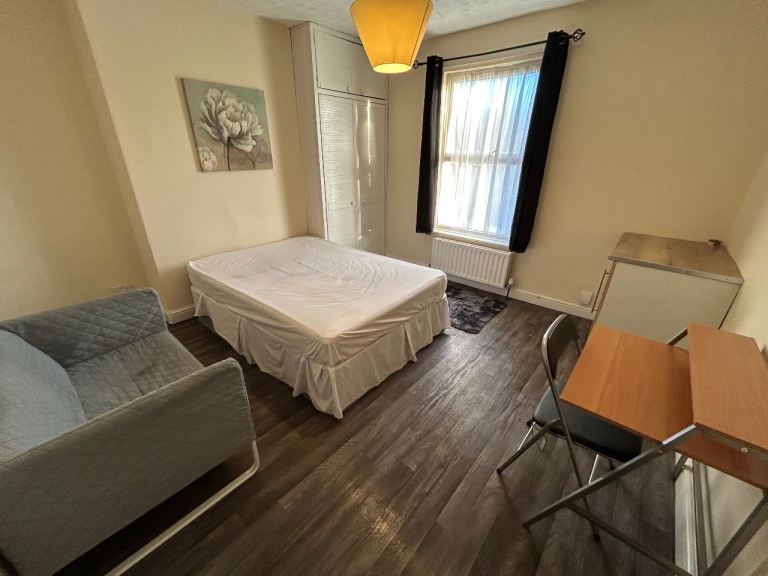 Large Modern double room 