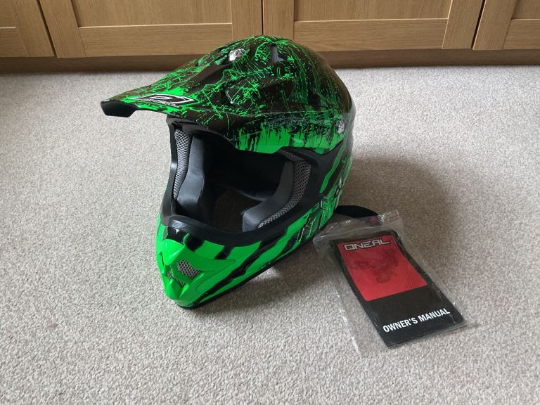 Brand New Oneal 3 Series Adult Motocross Helmet size Large (59-60cm) MX GEAR KTM FOX KAWASAKI YAMAHA