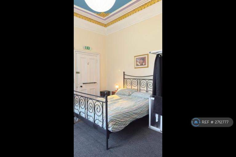 1 bedroom in Cathkin Road, Glasgow, G42 (#2712777)