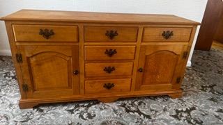 Handmade oak Sideboard with Drawers and Cupboards – Good Condition