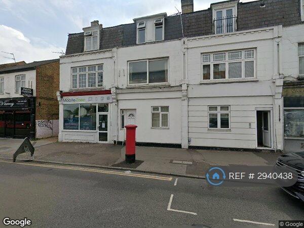 3 bedroom flat in Walton Road, West Molesey, KT8 (3 bed) (#2940438)