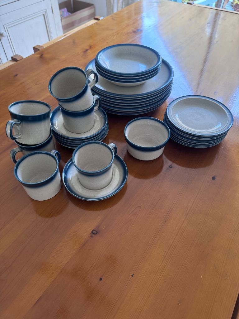 Wedgwood Blue Pacific Full Dinnerware Set – Excellent Condition