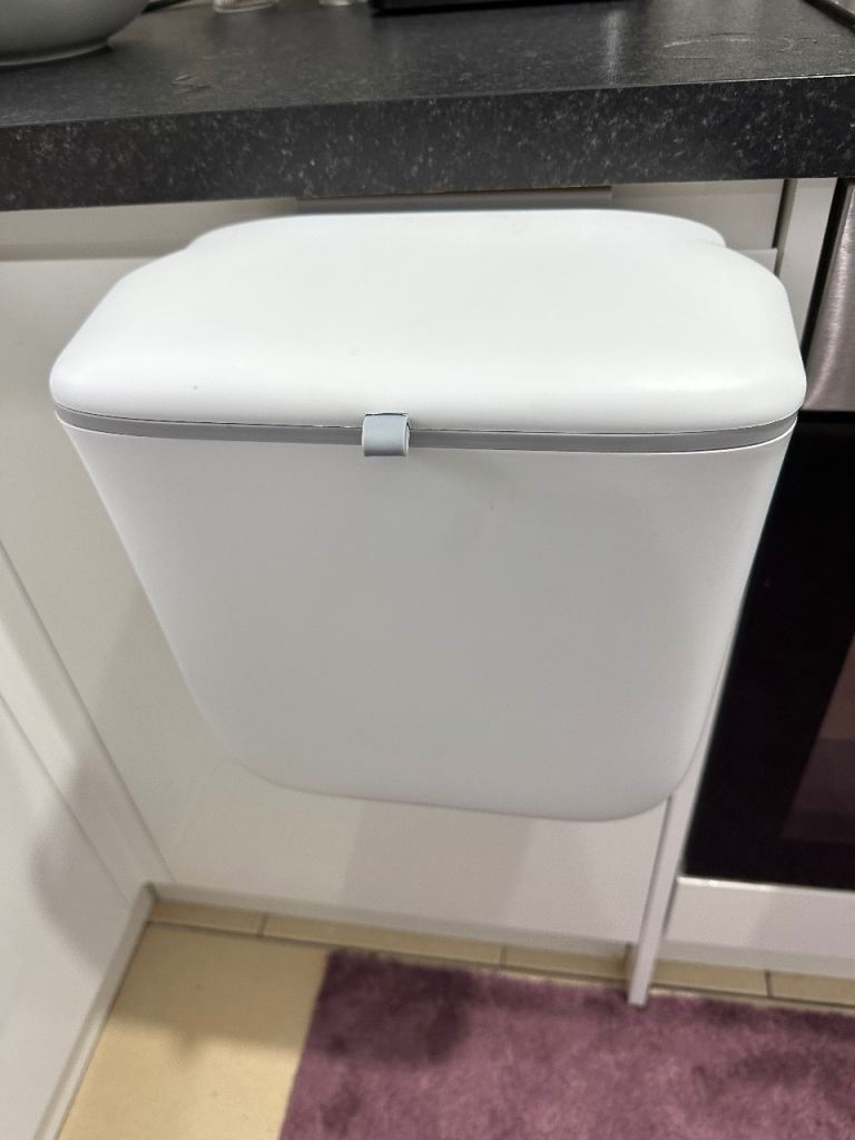 Kitchen bin