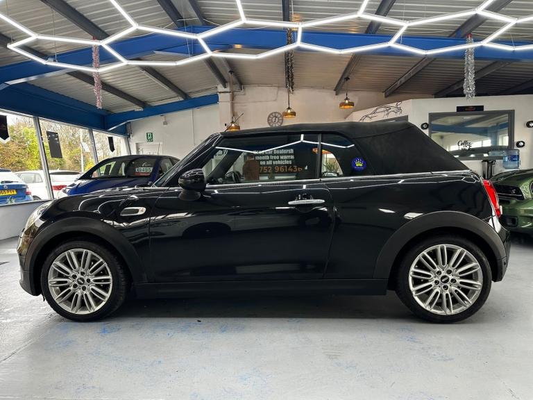 MINI CONVERTIBLE 1.5 Cooper D Convertible 2016