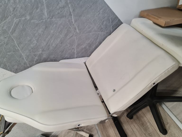 Beauty/Massage Bed