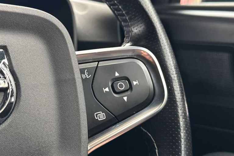 2021 Volvo XC40 1.5 T5 Recharge PHEV R DESIGN Pro 5dr Auto ESTATE PETROL/ELECTRIC Automatic