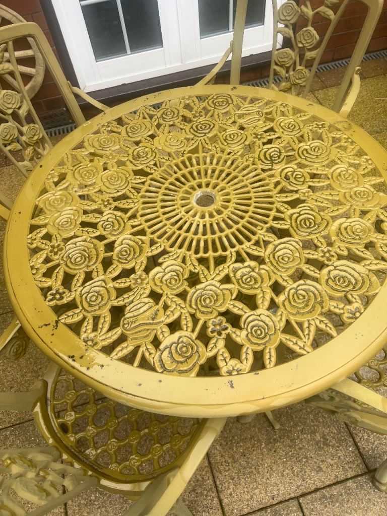 “GOLDEN-GREEN” Metal Garden Table and Chairs Set – Fair Condition