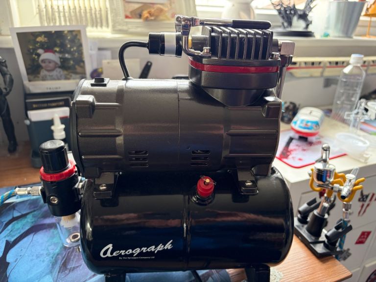 Aerograpg mini airbrush compressor with tank