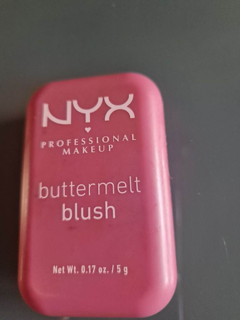 NYX Professional Makeup Buttermelt Blush