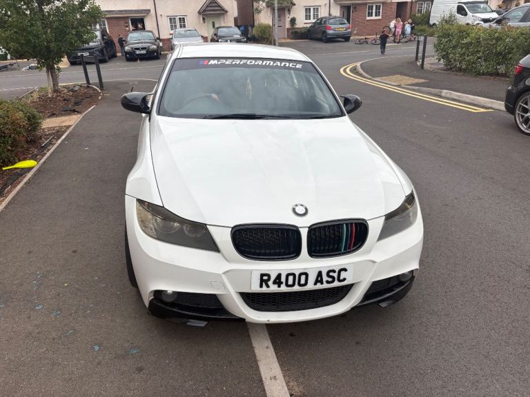 BMW, 3 SERIES, Saloon, 2011, Manual, 1995 (cc), 4 doors