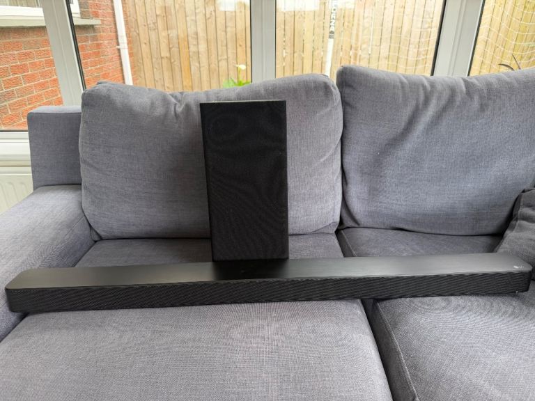 LG SL7Y Soundbar