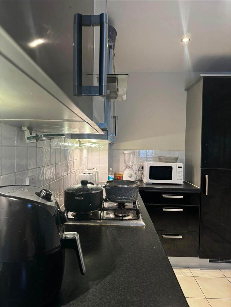 Room available now at broughton MK