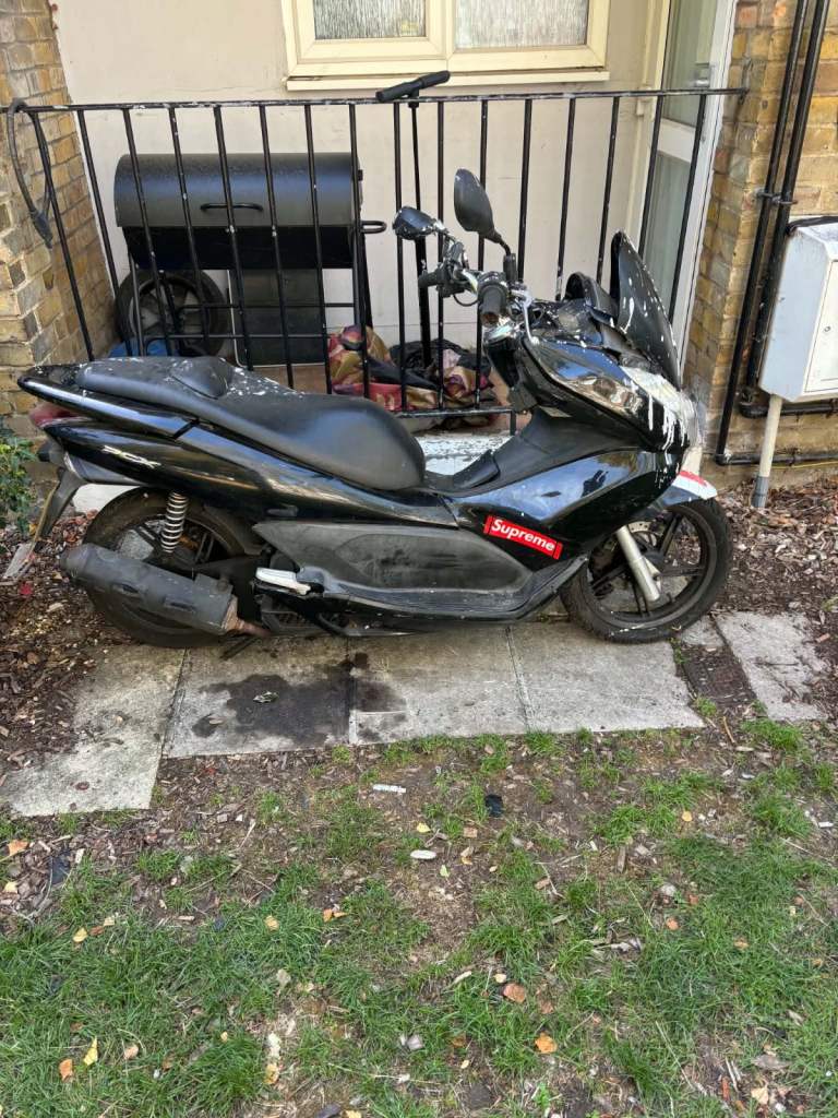 Honda Pcx 125cc BREAKING ONLY !! 