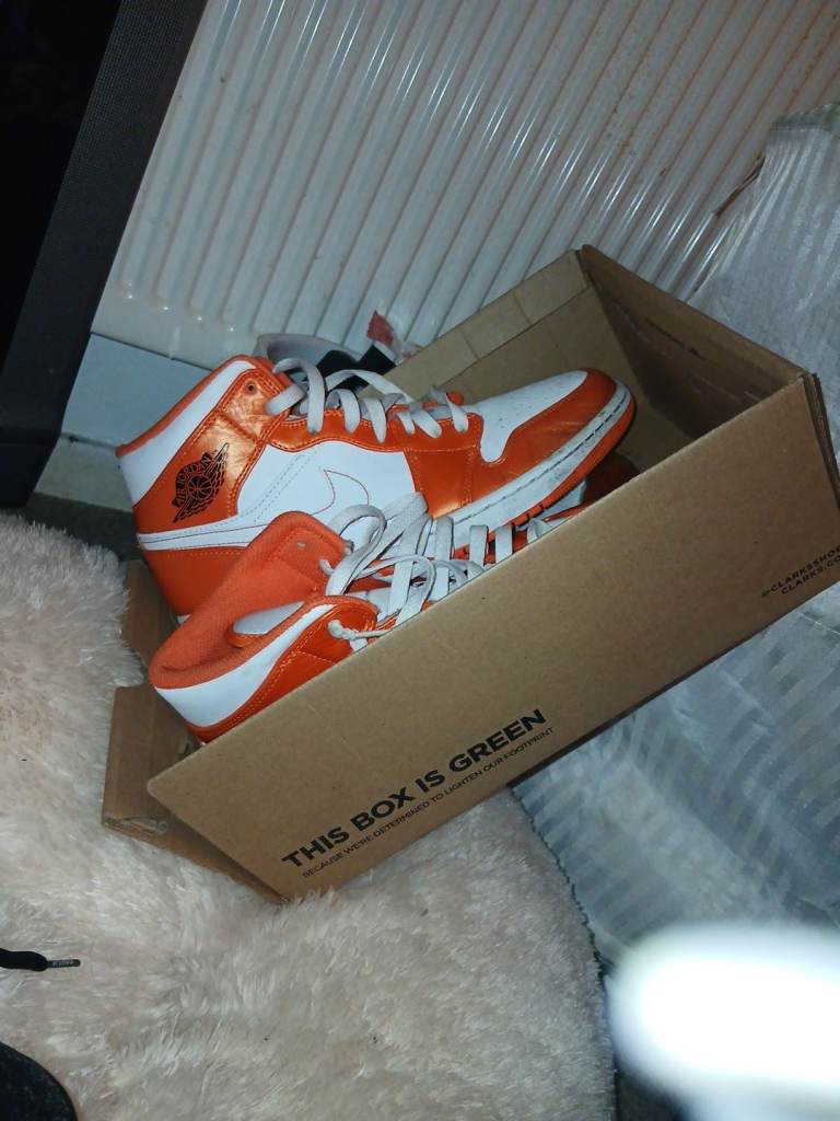 Jordons air trainers
