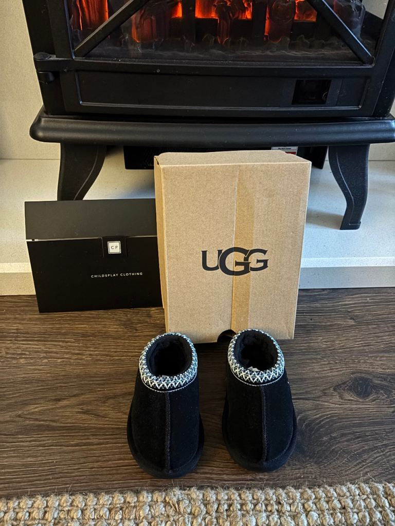 Kids 5 Uggs 