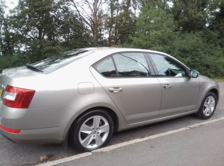 Skoda, OCTAVIA, Hatchback, 2014, Manual, 1598 (cc), 5 doors
