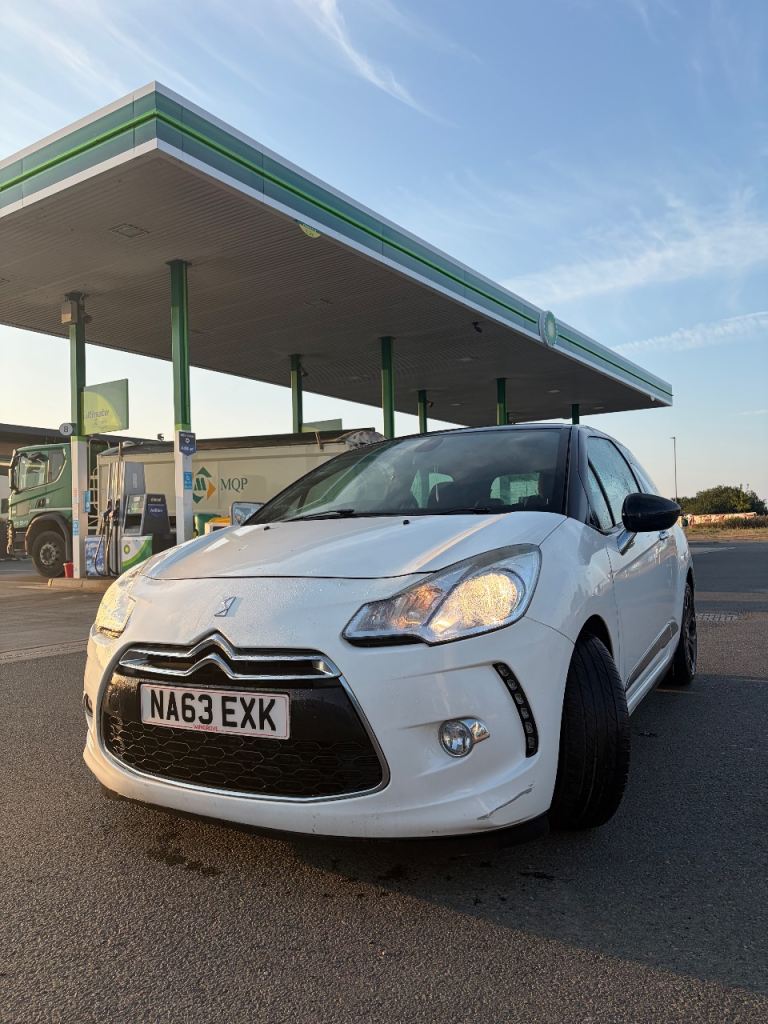 Citroen, DS3, Hatchback, 2013, Manual, 1598 (cc), 3 doors