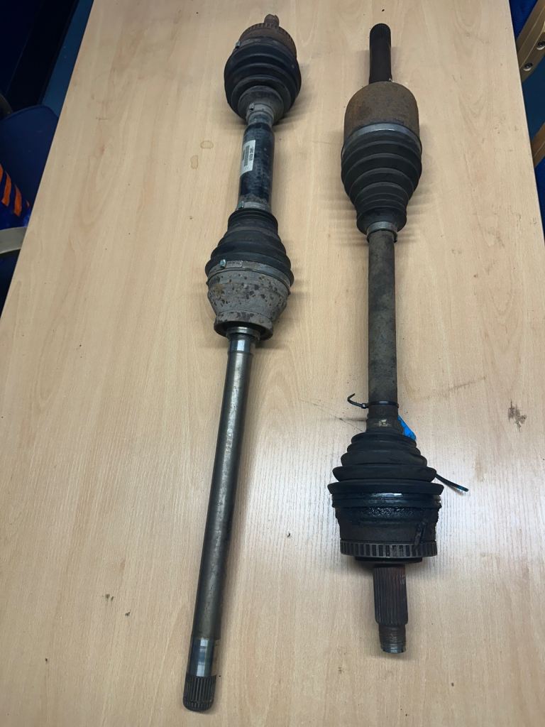 Range Rover l322 2002/2012 front driveshafts pair used working condition