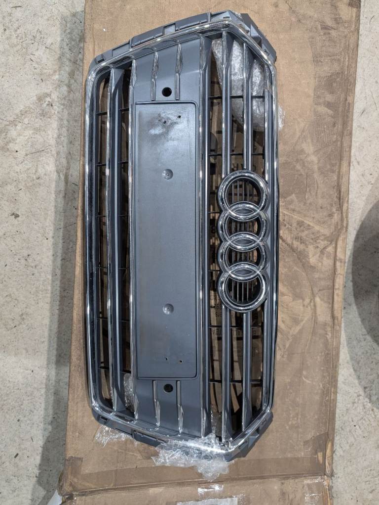 Audi A4 b9 front grill  