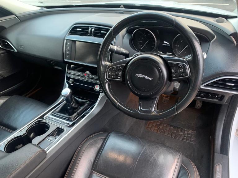 2016 Jaguar XE 2.0d Prestige Saloon 4dr Diesel Manual Euro 6 (s/s) (163 ps)