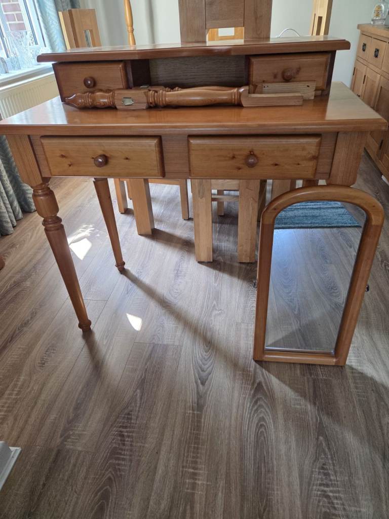 Wooden Dressing Table with Storage and Mirror – Excellent Condition