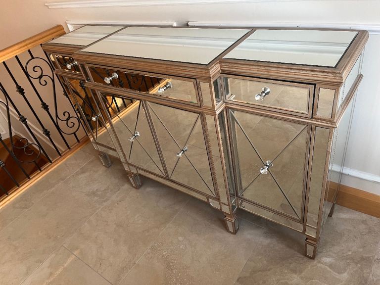 Mirrored storage unit/dresser 