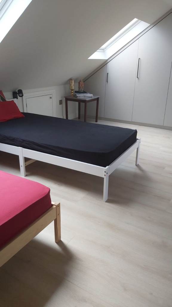 Big room for Professional with attached Bathroom Slough