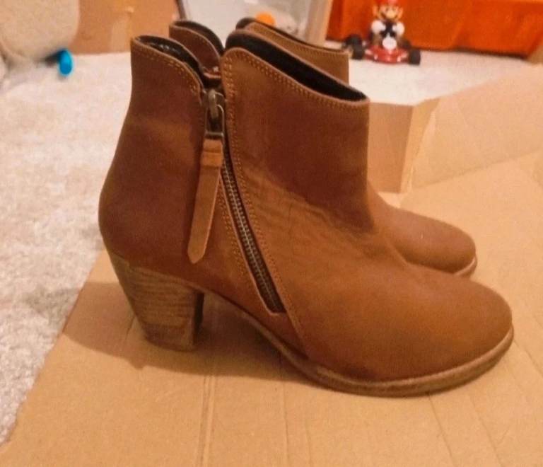 Womens dune london leather ankle boots pacing chelsea tan colour size 7 UK 37