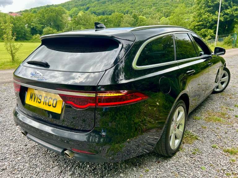 JAGUAR XF 2.0 T 250*PORTFOLIO ESTATE*Xenons-Meridian-FSH-ULEZ-Cam-Pronav*Superb