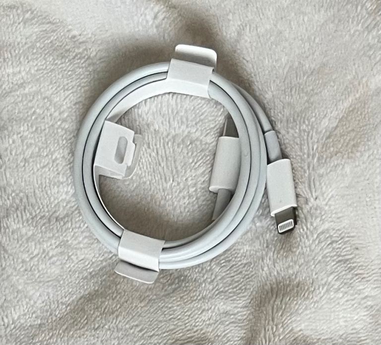 Apple USB-C to Lightning Cable – AirPods Pro / iPhone Fast Charge