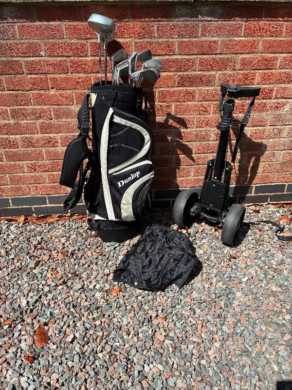 Dunlop golf clubs, bag and trolley