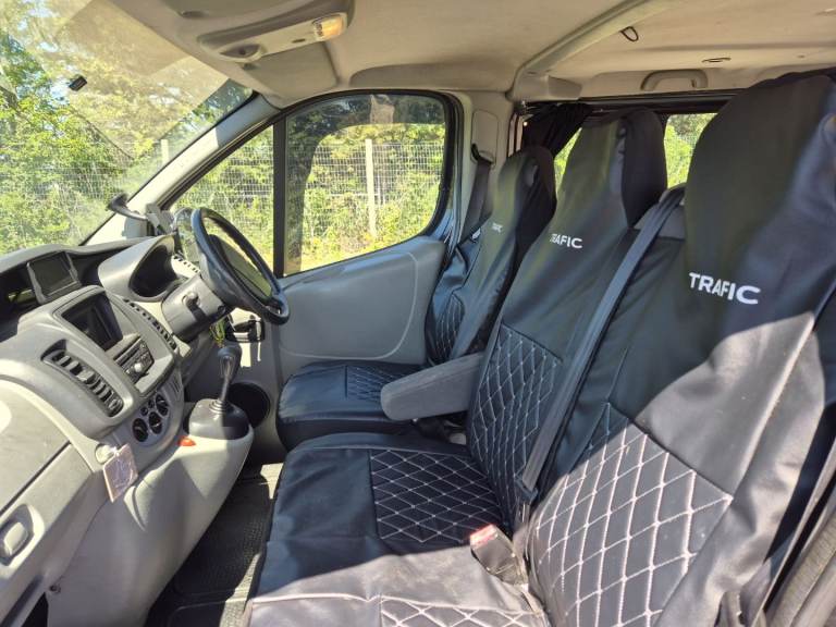 Renault, TRAFIC, Window Van, 2011, Semi-Auto, 1996 (cc)