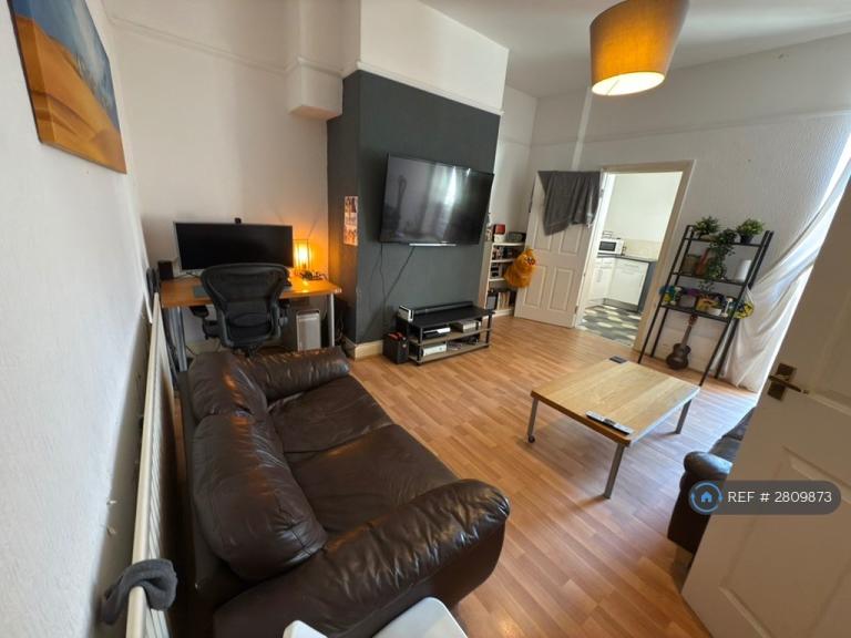 2 bedroom flat in Forsyth Road, Newcastle Upon Tyne, NE2 (2 bed) (#2809873)