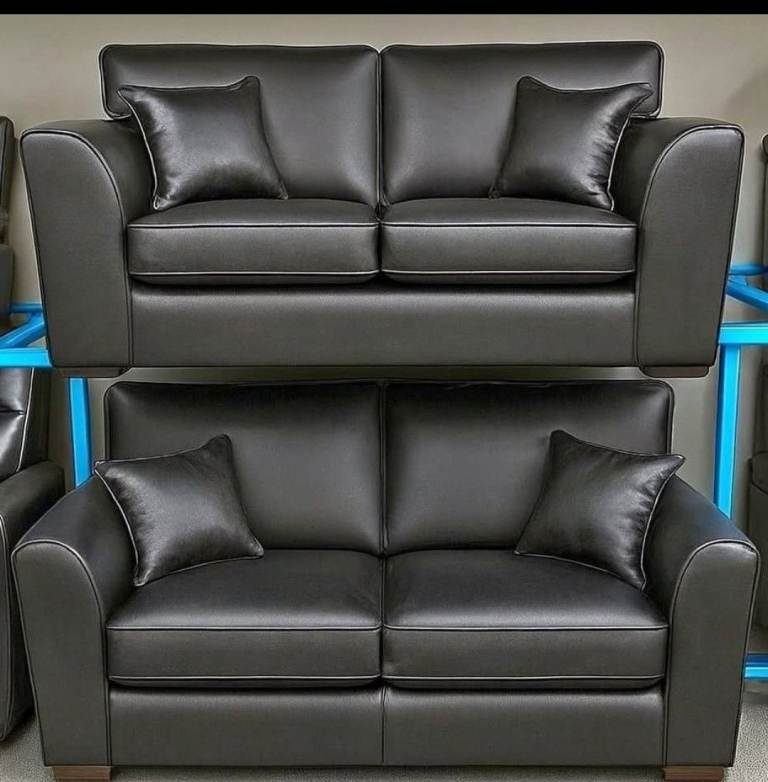 Black Leather 2-Seater Sofa – Brand New Condition