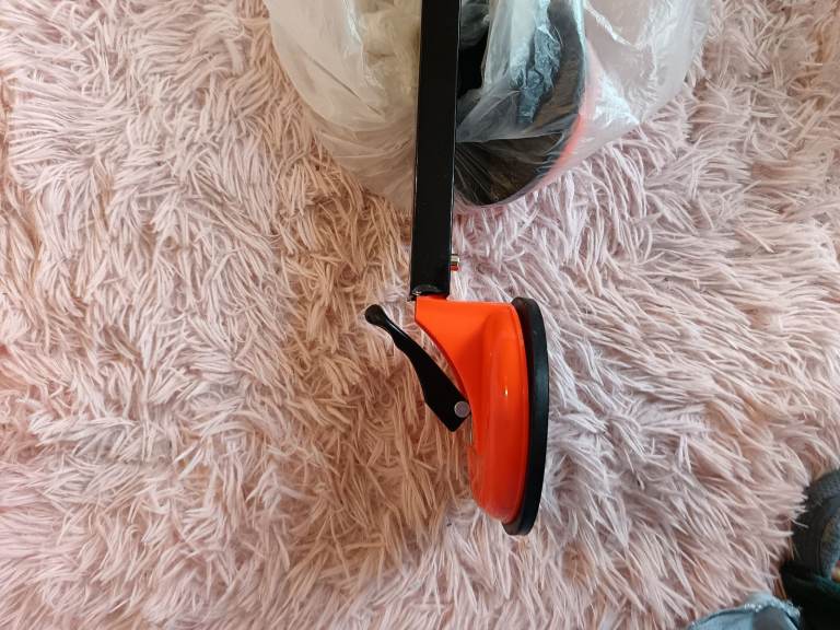 Brand new universal roof bars 