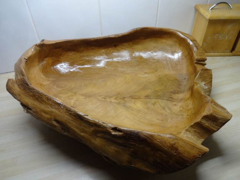 SOLID WOODEN LIVE EDGE HAND CARVED BOWL ~ TEAK ~ 