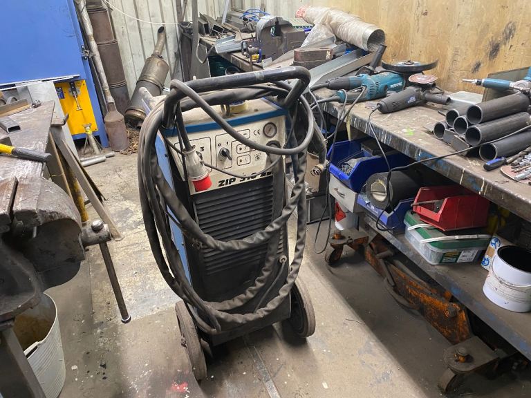 Plasma cutter