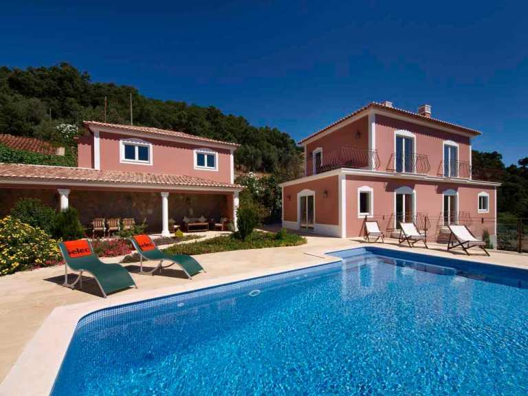 Luxury Vacation Villa for Rent, Superb Coastal Views, Infinity Pool.