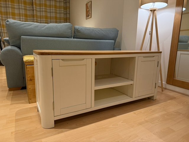Oak Furniture Land ‘HOVE’ Oak TV Unit and 4-Drawer Coffee Table – Excellent Condition