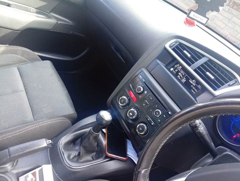 Citroen, C4, Hatchback, 2012, Manual, 1560 (cc), 5 doors