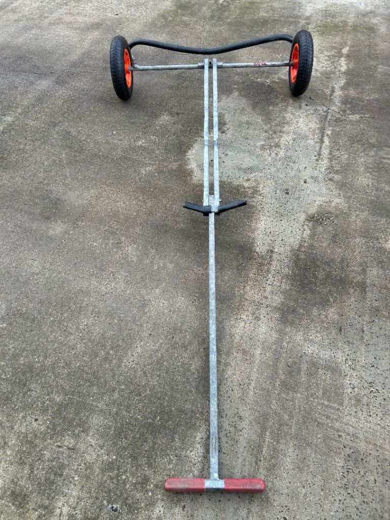 Folding launch trailer 