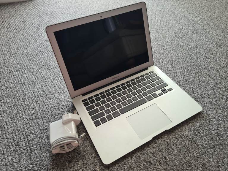  MacBook Air (2017) 13-inch, i5, Ram 8GB, 128GB Storage 